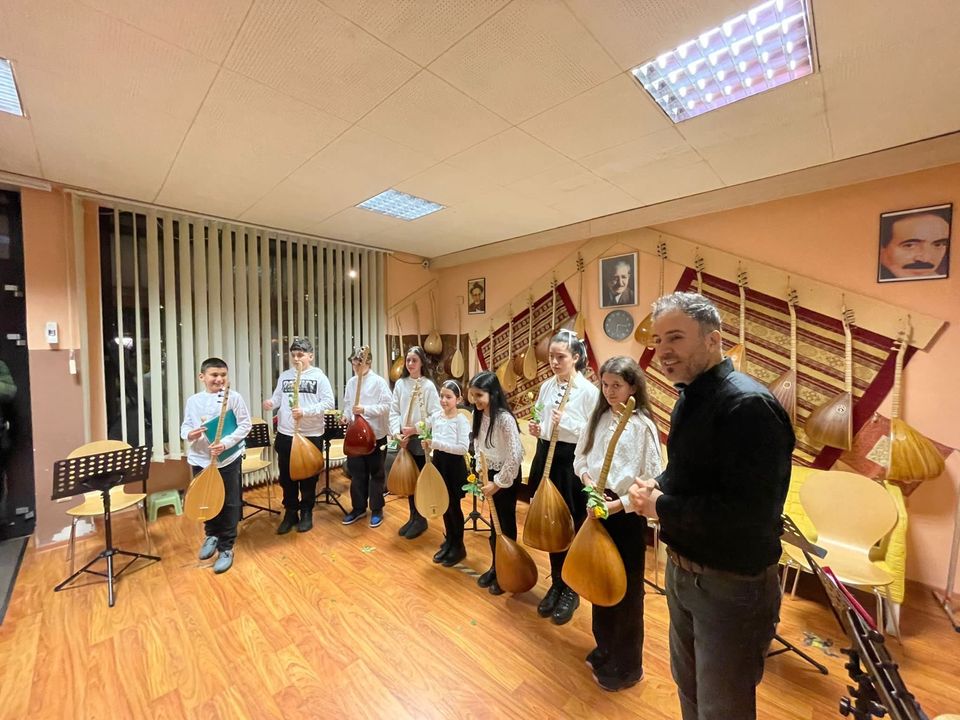 Bağlama Kursları ( Saz Unterricht) in Berlin