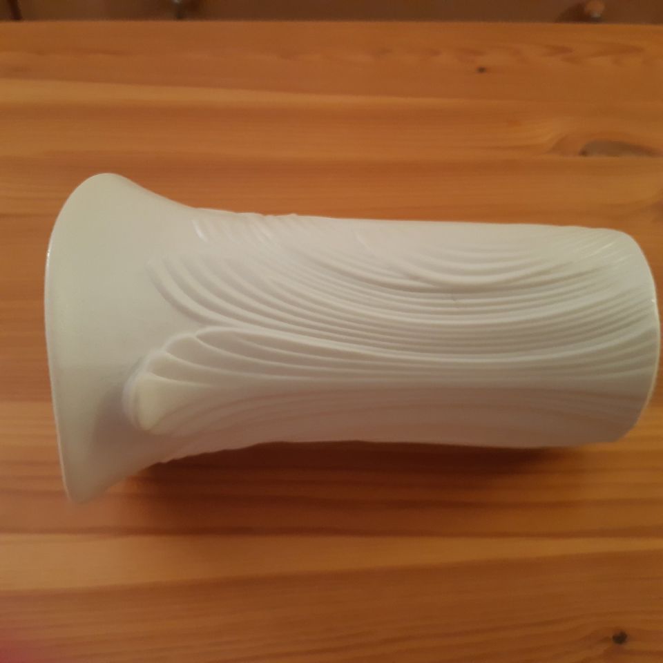 AK Kaiser Porzellan Vase BISKUIT weiss in Biederitz
