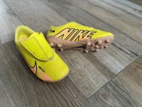 Nike Kinder Fußballschuhe Stollenschuhe Mercurial gelb Gr 31 Nordrhein-Westfalen - Weilerswist Vorschau