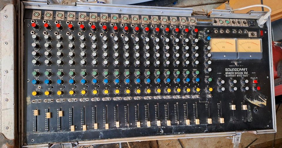 Vintage Soundcraft " Sixteen into Two " Mischpult / Mixer in Minden