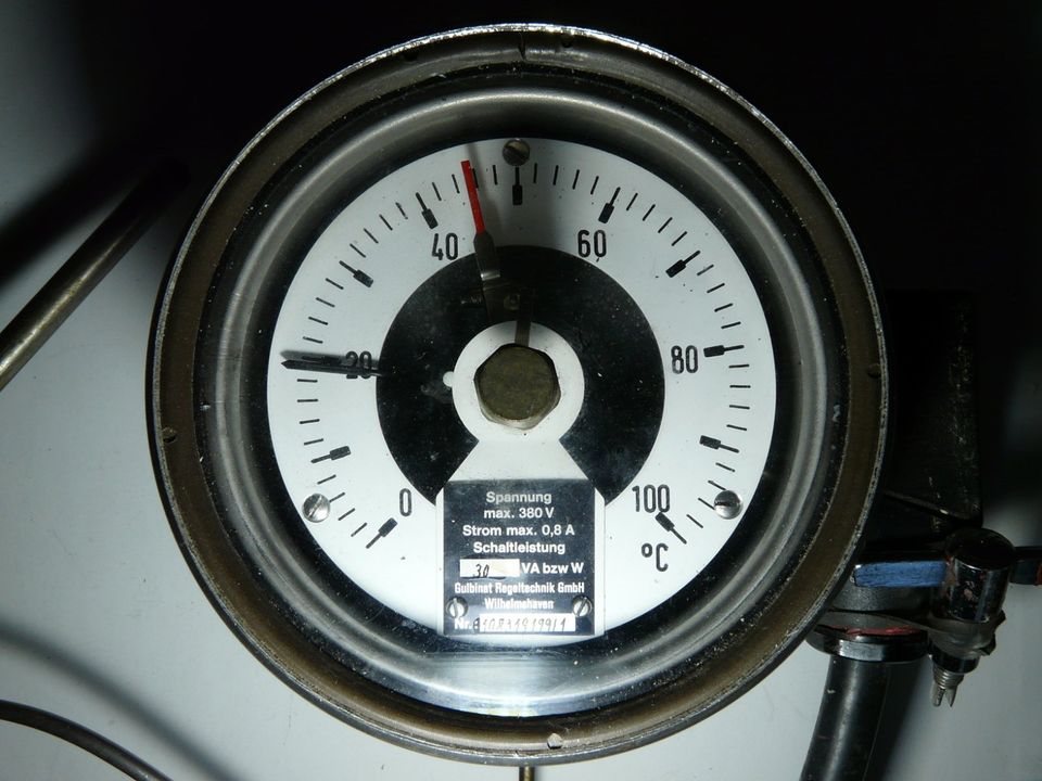 Manometer mit Schalter für Temperatur von Gulbinat in Wilhelmshaven