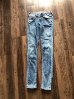 Mustang Jeans Gr.26/34 neuwertig Nordrhein-Westfalen - Windeck Vorschau