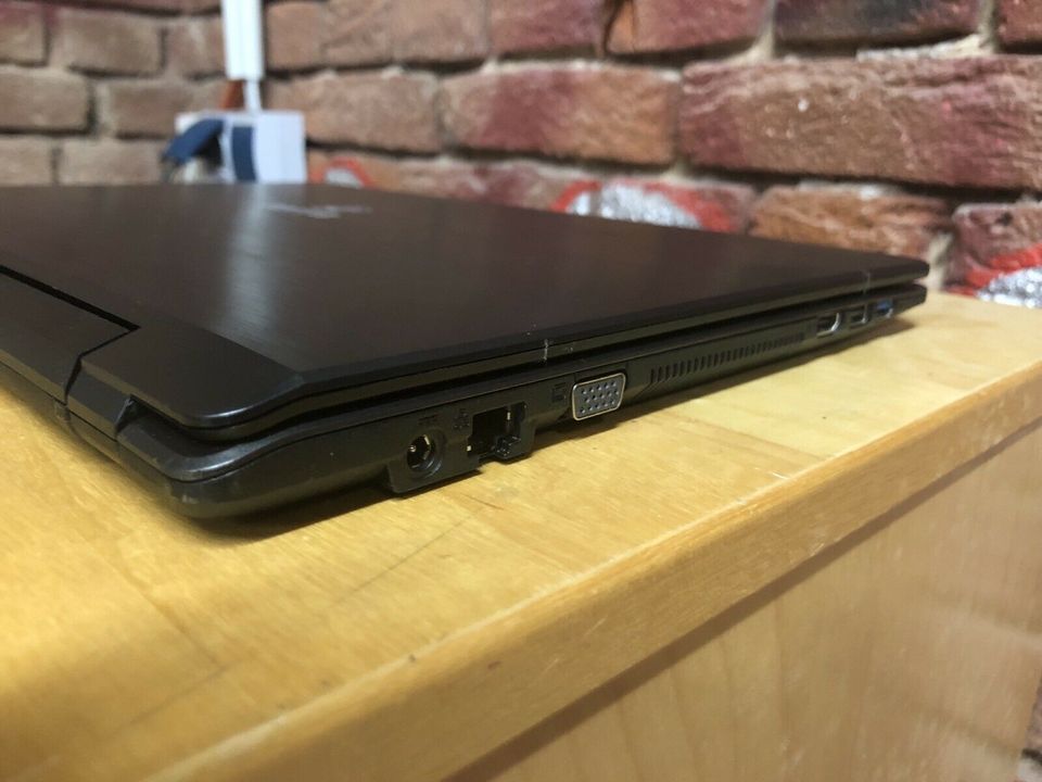 Laptop TERRA gebraucht Top Zustand WIN 10 Pro in Kassel