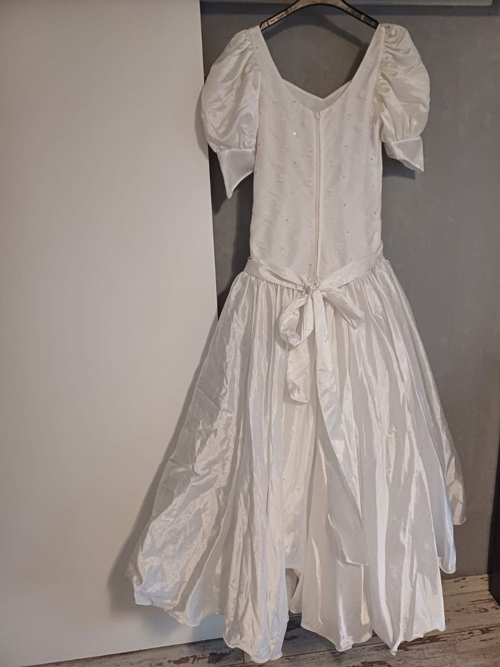 Altes Hochzeitskleid in Pirmasens