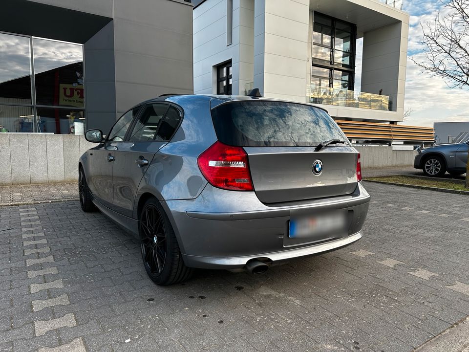 BMW 118i Limousine in Bietigheim