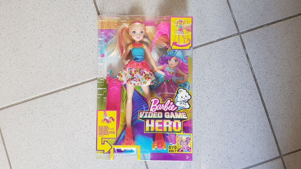Barbie Videospiel Heldin/ Rollschuhfahrerin " neuwertig + OVP !!! in Burgbrohl