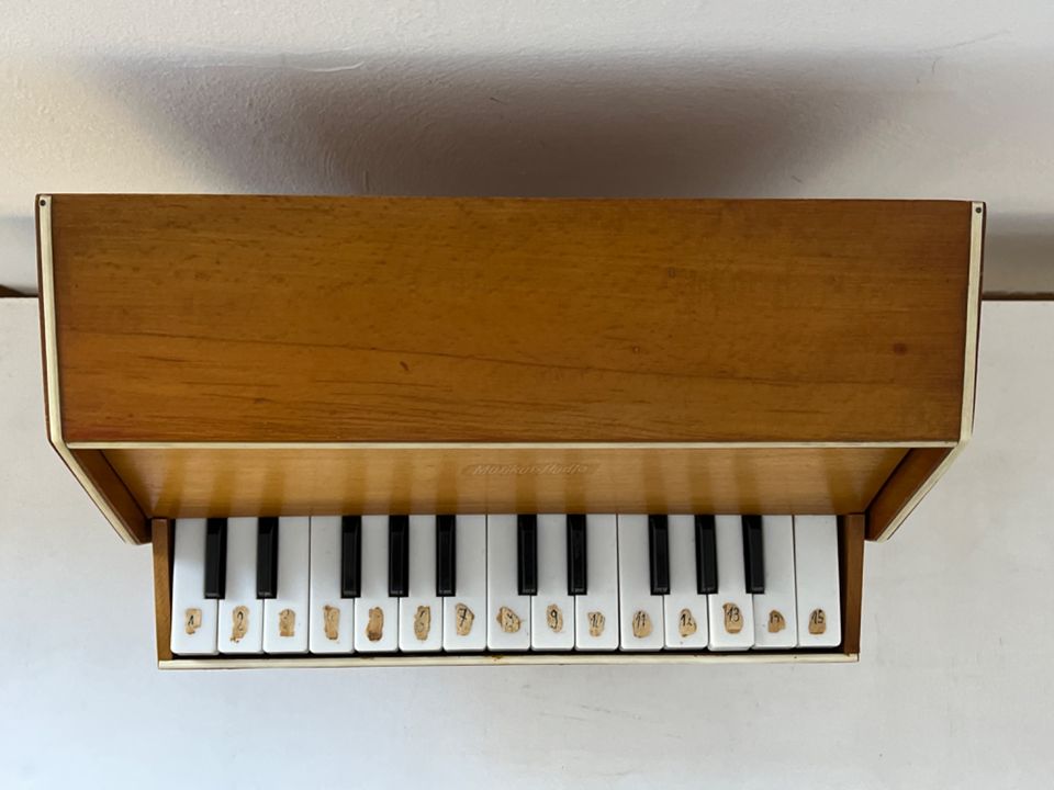 KInderklavier TOY PIANO 60er Jahre * funktioniert * Michelsonne in Bamberg