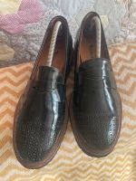 Tamaris Loafers Halbschuhe 38 schwarz Schuhe Brogues Lack gelocht München - Maxvorstadt Vorschau