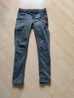 Bestickte Jeans  Gr. 38 Hessen - Nidda Vorschau