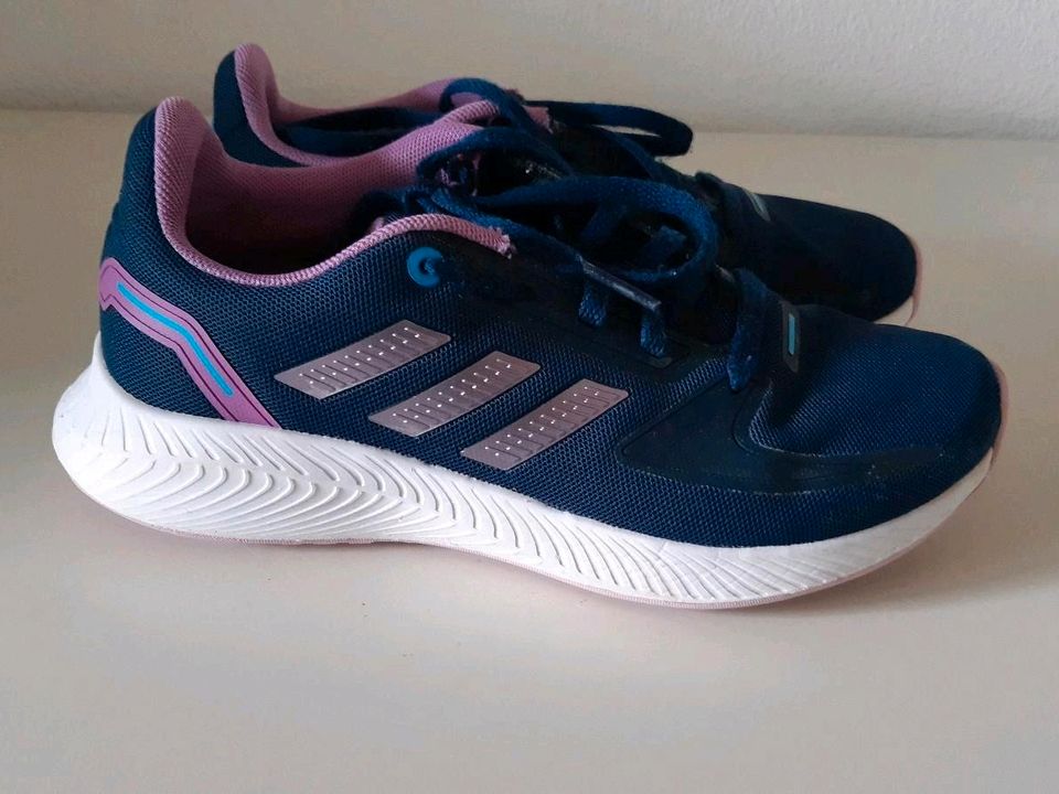 Adidas Turnschuhe /Sneaker, blau, Gr. 36 in Stuttgart