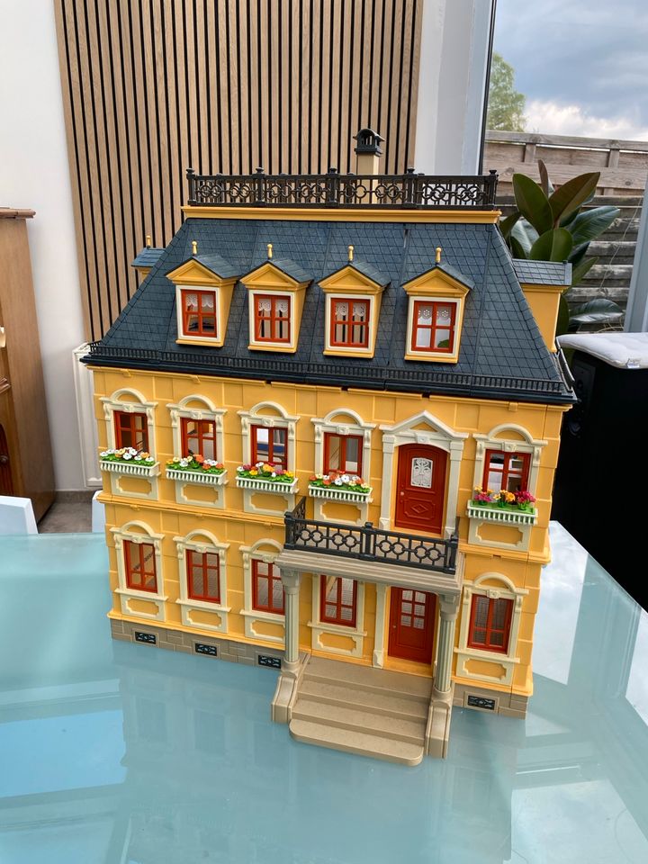 Playmobil Stadtvilla Haus gelb in Solingen