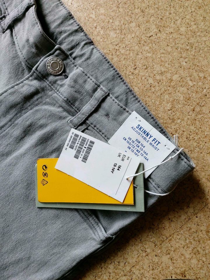 H&M Jeans Skinny Fit Neu Gr. 164 in Bad Liebenwerda