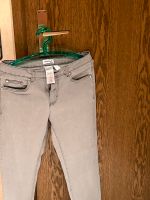 NEU Damen Jeans grau Größe 38/40 Hessen - Weilrod  Vorschau