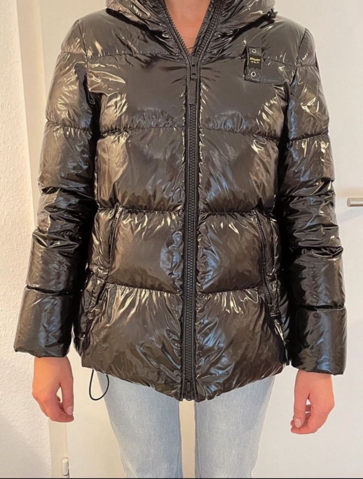 Blauer Daunenjacke Glänzend Shiny Down Winterjacke Damen in Düsseldorf