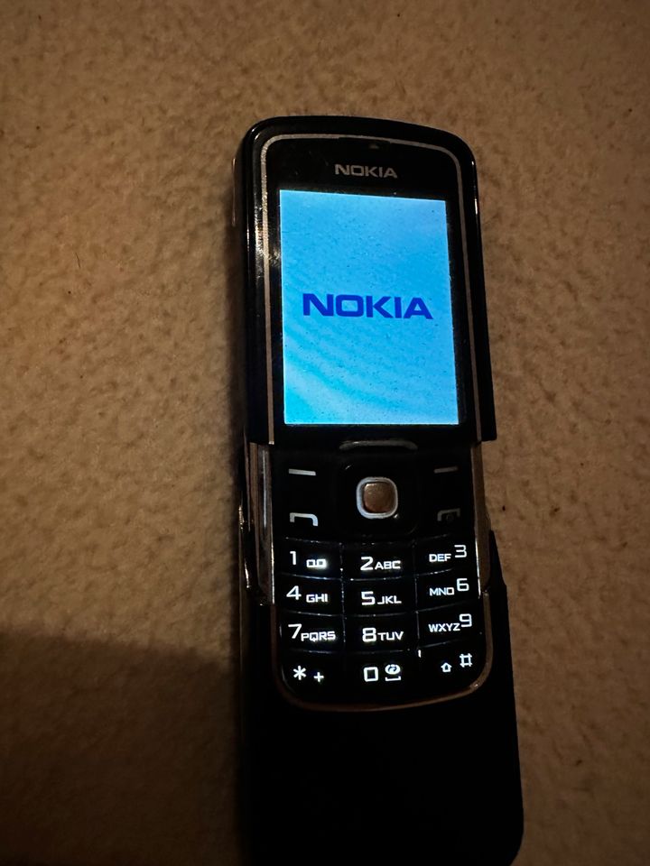 Nokia Luna 8600 in Köln