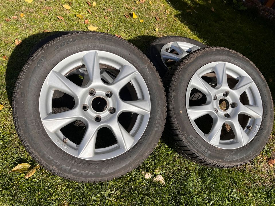 4 x 16“Alufelge Magma Kronprinz 6,5Jx16H2 & Pirelli SnowControl3 in Leun