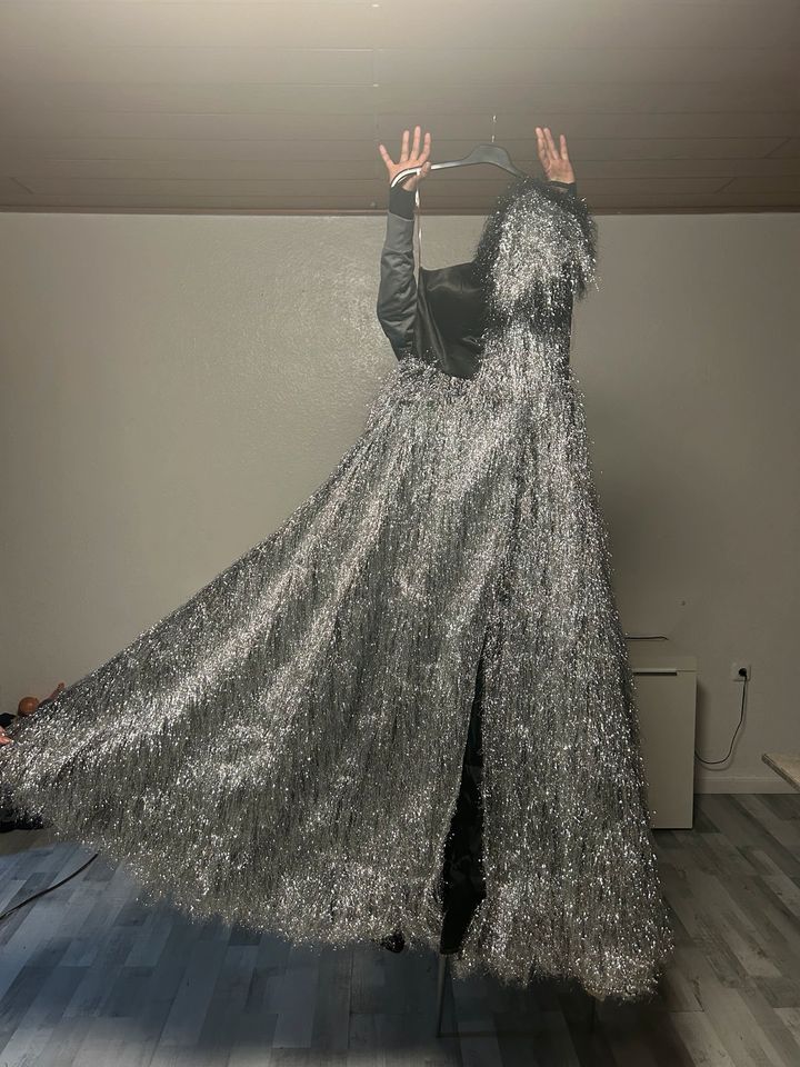 Schwarz Silber Glitter Kleid in Duisburg