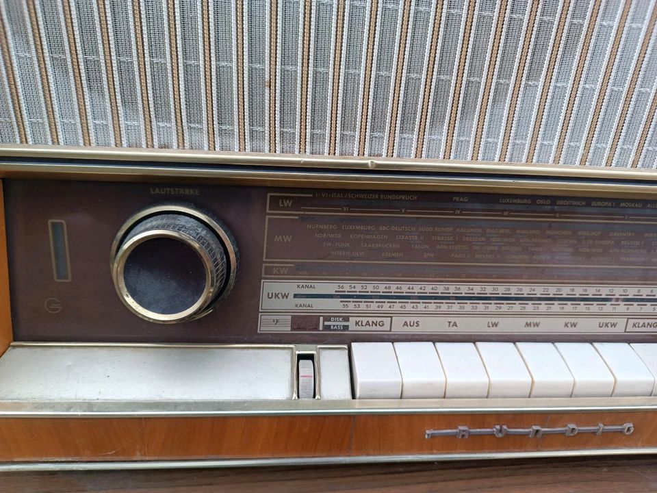 Grundig Radio Vintage Stereo in Erftstadt