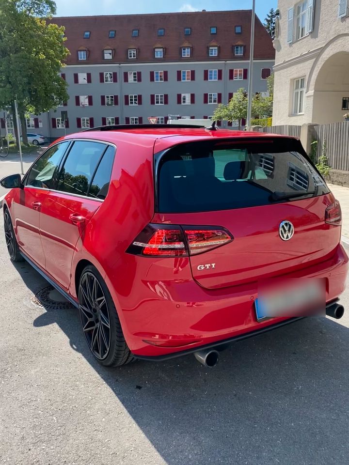 VW Golf 7 GTI DSG ACC PANO NAVI in München