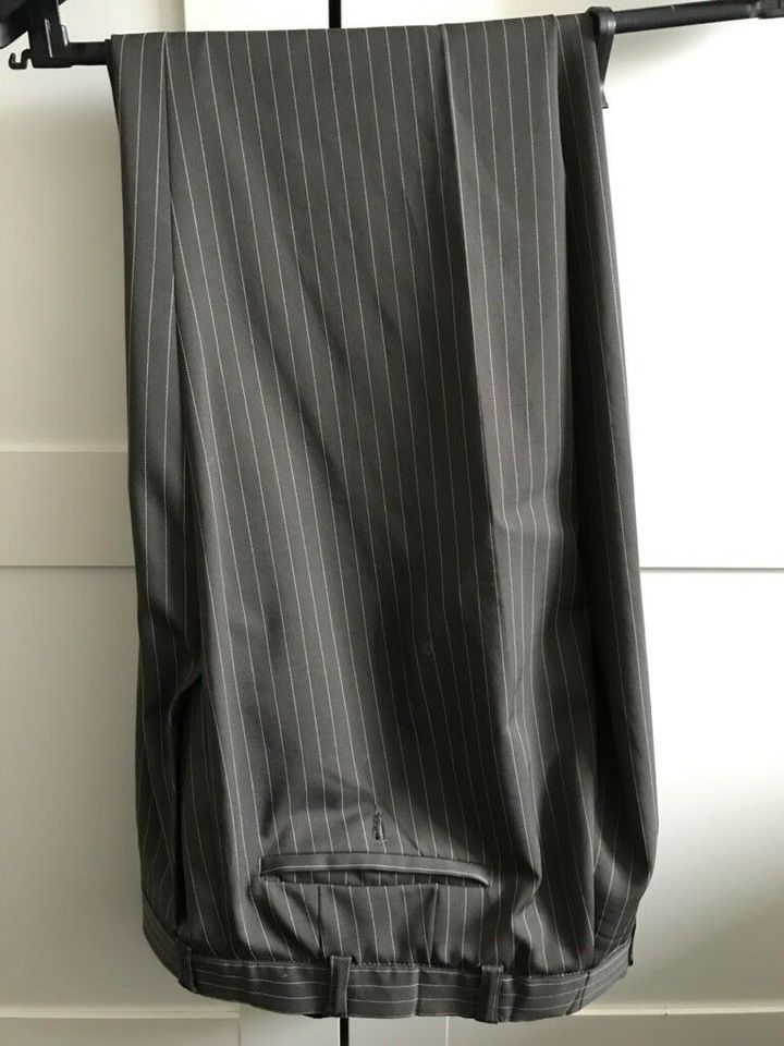 Anzugset Markenanzug Herrenanzug Anzug in grau Neuwertig in Bochum