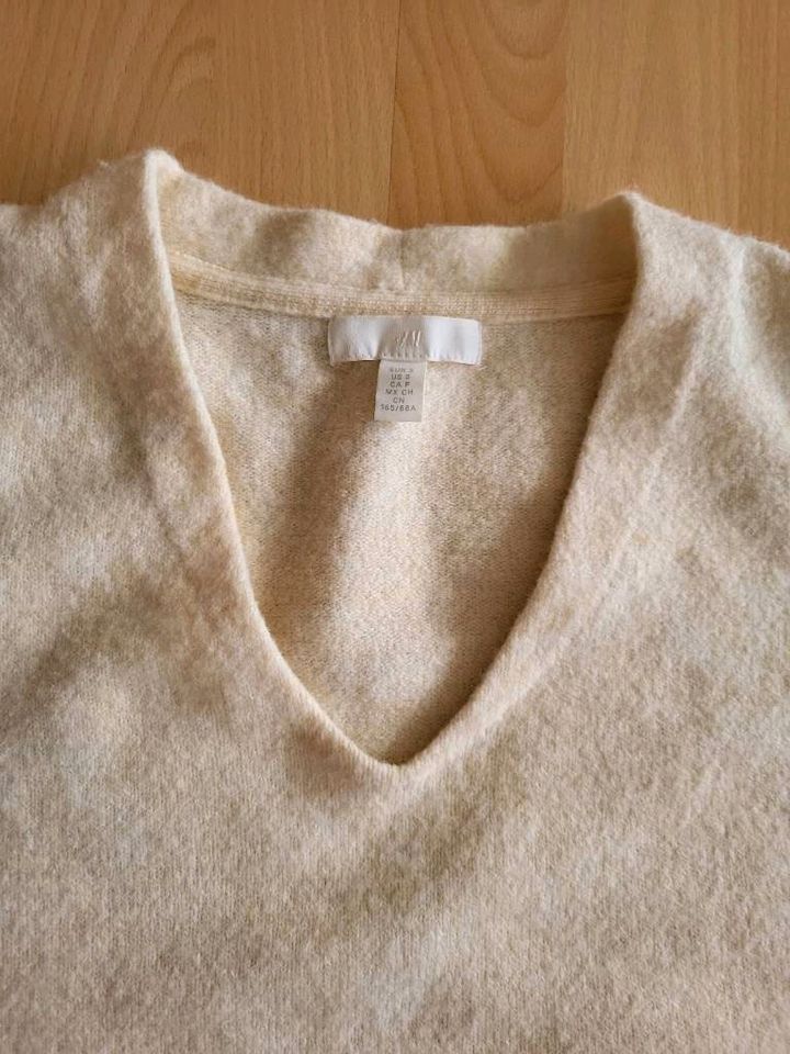 Weicher Pulli von H & M in Solingen