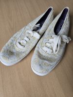 Keds Sneaker Stoff Weiß, Gold Größe 40.5 flacher Absatz Sehr gut Hessen - Schwalbach a. Taunus Vorschau