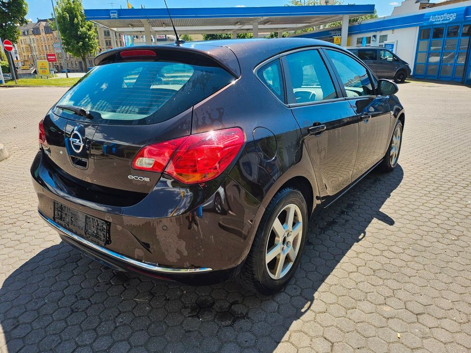 Opel Astra J Lim. 5-trg. Energy in Plauen