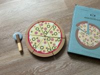 Sostrene Grene Holz Pizza mit Pizzaschneider Holzspielzeug Nordrhein-Westfalen - Lindlar Vorschau
