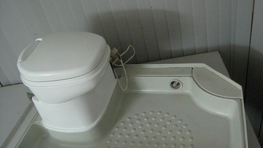 Thetford C200S gebraucht mit passender Duschwanne (Set Dusche und in Schotten