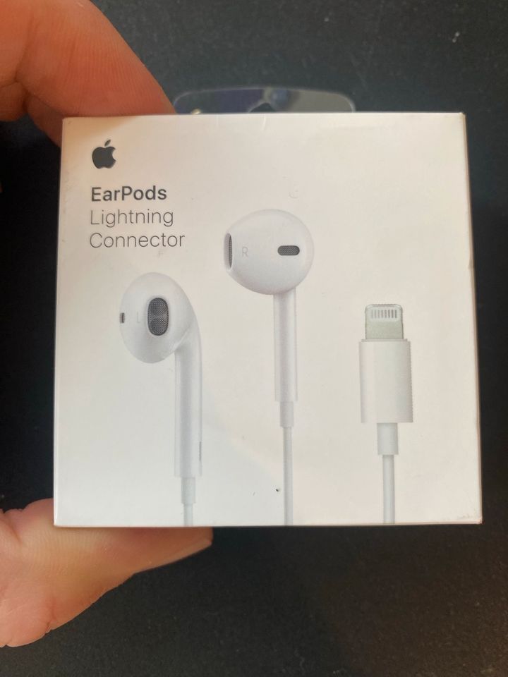 Apple EarPods weiß neu original in Augsburg