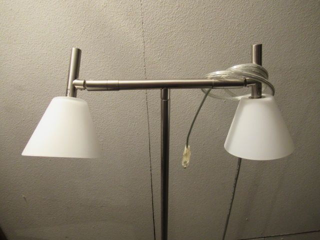 Stehlampe, Edelstahl mit Glasschirm, 2 strahlig, Dimmer in Horb am Neckar