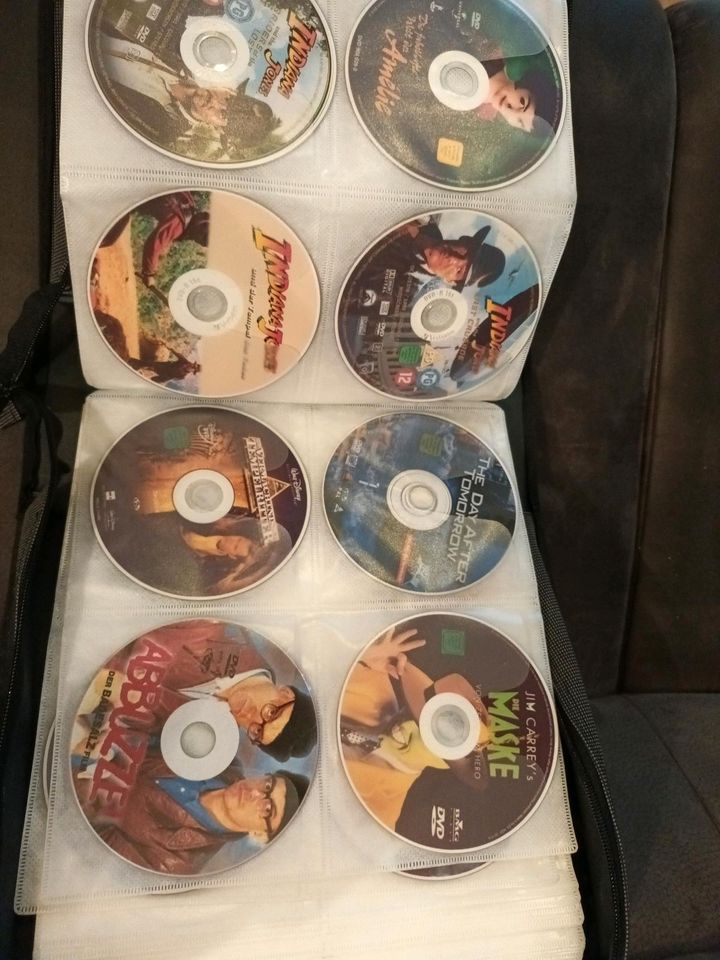 DVD Sammlung.  180 in Tasche in Bruchköbel