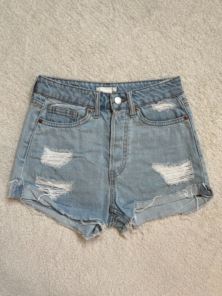 H&M Shorts Jeans Jeansshorts blau Denim Größe 32 in Kirchheim unter Teck