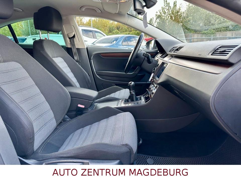 Volkswagen Passat CC 2.0 TDI Sport Navi Xenon Sitzh. Kamera in Magdeburg