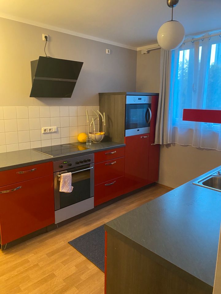 Küche mit Zanussi Elektro Backofen, Blanco Spiele in München