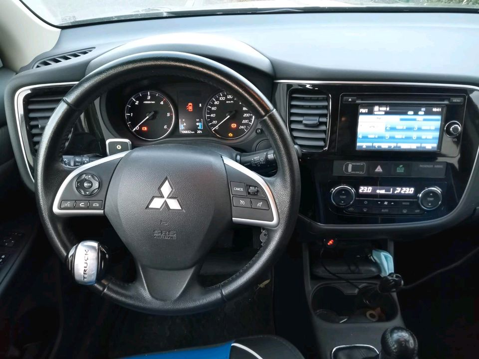 Mitsubishi outlander ClearTec 2WD in Niederzier