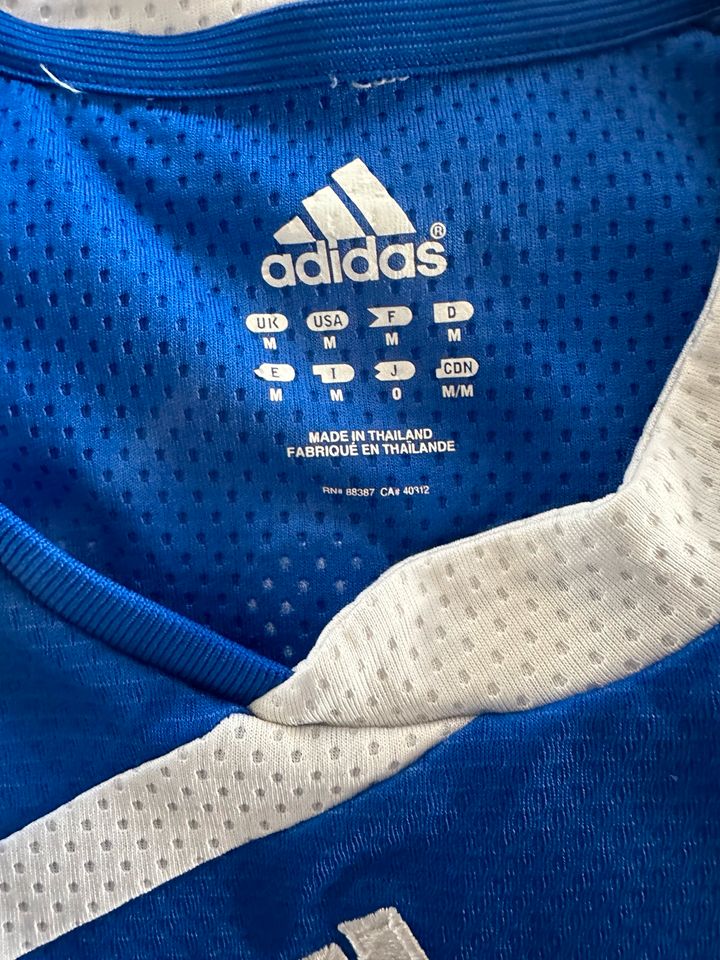 Verschiedene Fußball Trikots Adidas Blau in Nürnberg (Mittelfr)