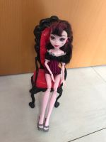 Monster High Puppe Draculaura mit Stuhl Duisburg - Walsum Vorschau