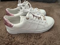 Damen Sneakers Guess Neu Gr 39 Thüringen - Mühlhausen Vorschau