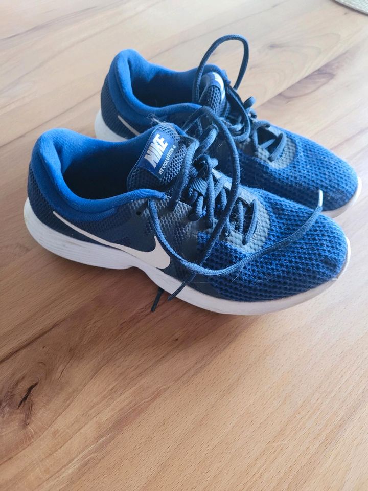 Nike Turnschuhe 38 in Waldkirchen