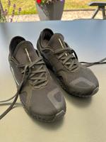 Sneaker Adidas Y3 neu in schwarz, Größe UK 5,5 Niedersachsen - Weyhe Vorschau