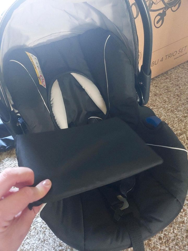 Hauk Kinderwagen mit Babyschale in Hövelhof