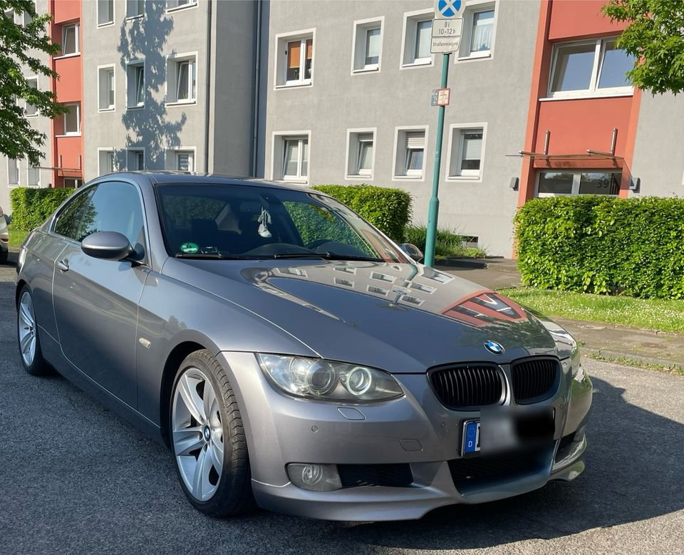 BMW E92 330d in Duisburg