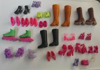 Konvolut - 19 Paar Barbie Schuhe Stiefel Inliner High Heels Sachsen - Frohburg Vorschau