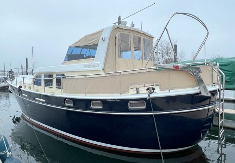 Luxusyacht Yacht Motoryacht Motorboot Boot Schiff zu verkaufen in Magdeburg