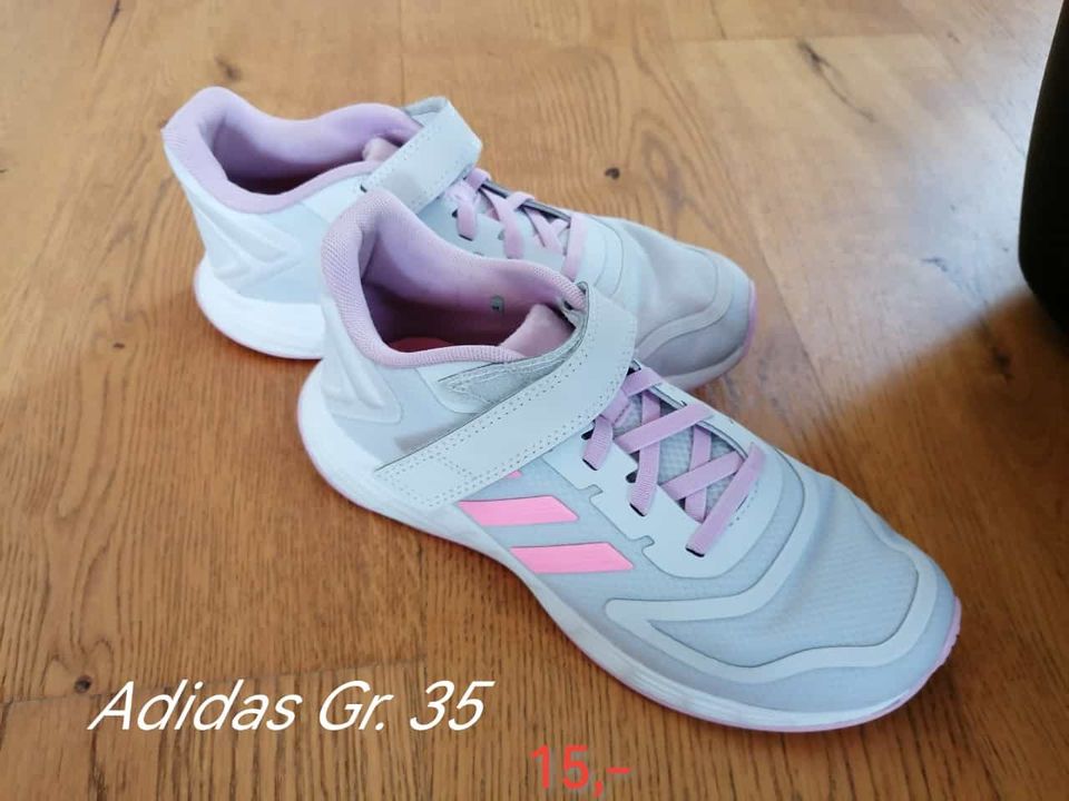 Kinder Turnschuhe Adidas Größe 35 in Hauzenberg