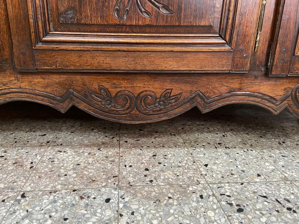 Antike Anrichte bretonisch Sideboard Wohnzimmer Schrank in Völklingen