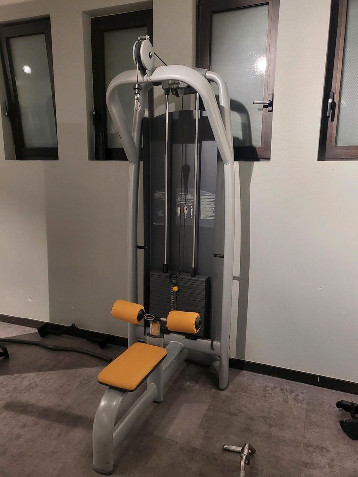 TECHNOGYM SELECTION LAT PULLDOWN GYM LATZUG KRAFTGERÄT 80 in Senden