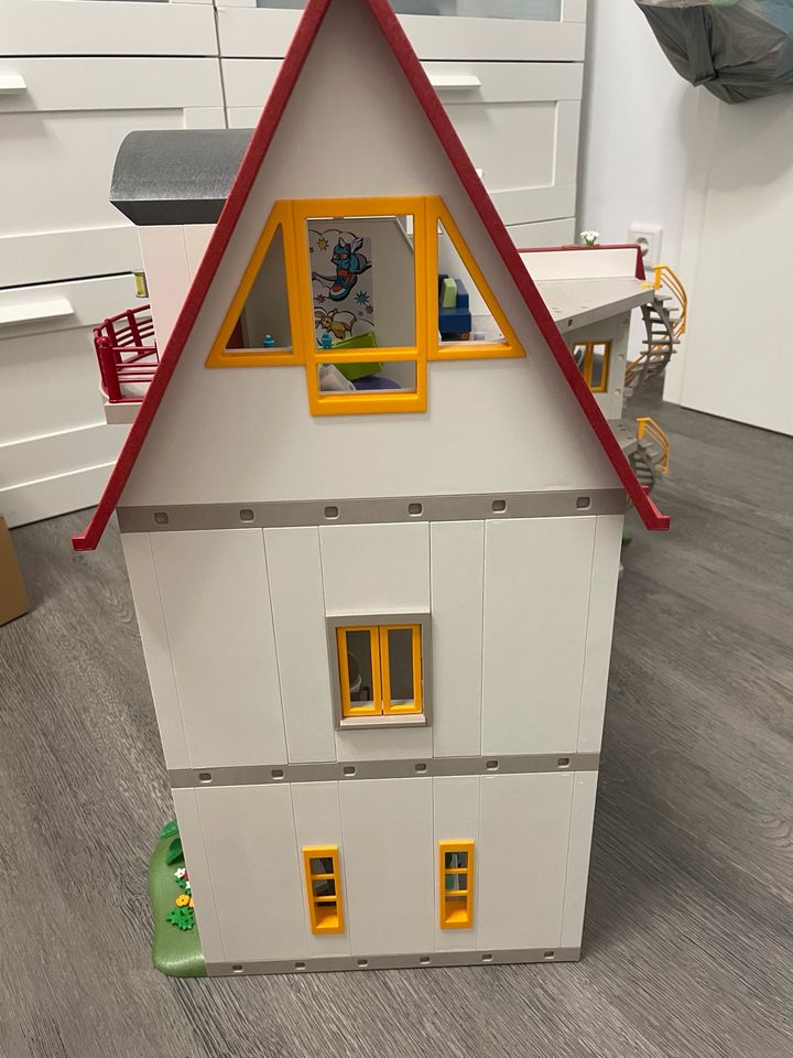 Playmobil Wohnhaus mit 3 Ergänzungsetagen und viel Zubehör in Bad Doberan