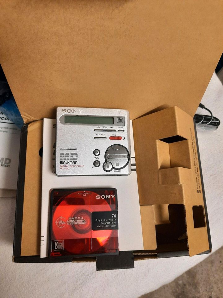 Sony MZ-R70 MiniDisc Recorder Digital Mega Bass in Hamburg